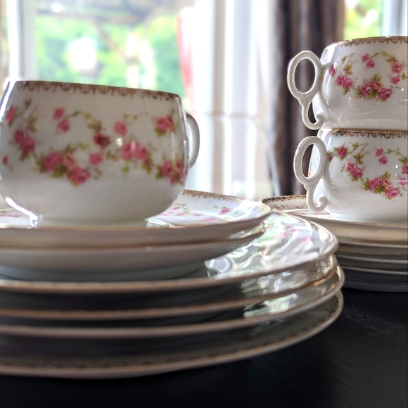 Antique AP Austria Bridal Rose Tea Cup, Saucer, and Dessert Plate Set - 1900s - Picture 7 of 9